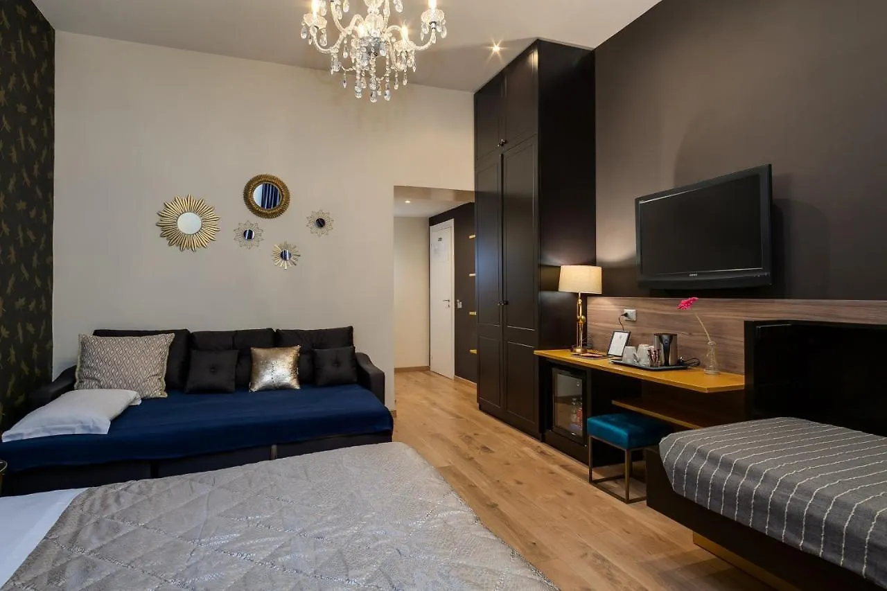 Flat 285 La Suite Guest house